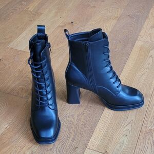 Journee Collection Women's Kalindi Black Lace Up Booties, Size 7